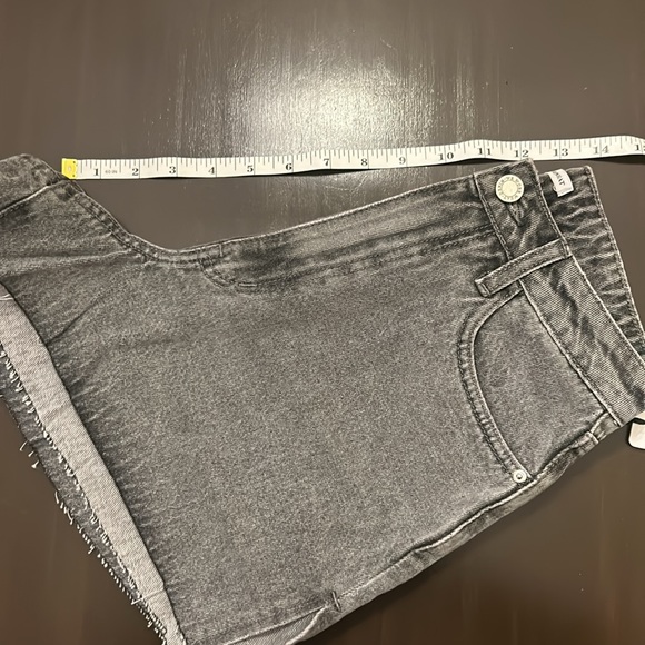 WEWOREWHAT THE BOYFRIEND SHORT RIGID DENIM - Picture 8 of 9